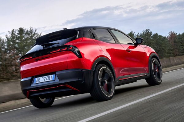 Alfa Romeo Junior Veloce будет мощнее, чем ожидалось: 280 «лошадей» вместо 240
