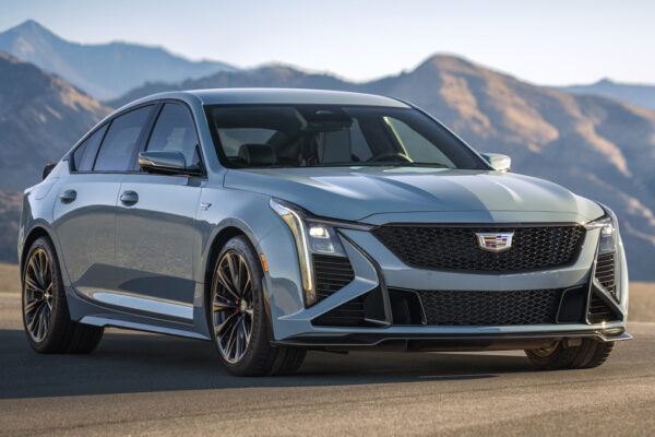 Cadillac CT5-V Blackwing получил доработанную подвеску и карбон-керамические тормоза