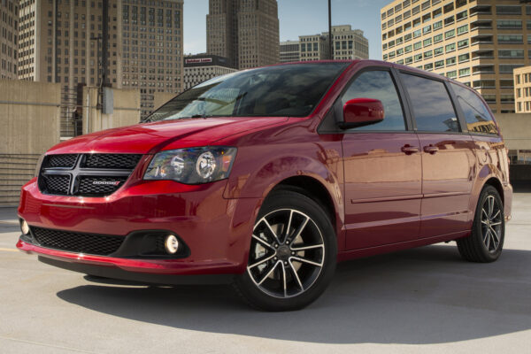 Ram может выпустить минивэн по мотивам отправленного в отставку Dodge Grand Caravan